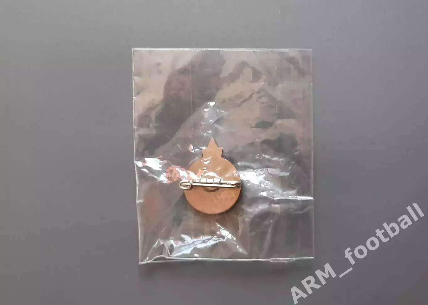 Официальный труднодоступный текучий значек ФК «Пюник» (Ереван, Армения)! 1