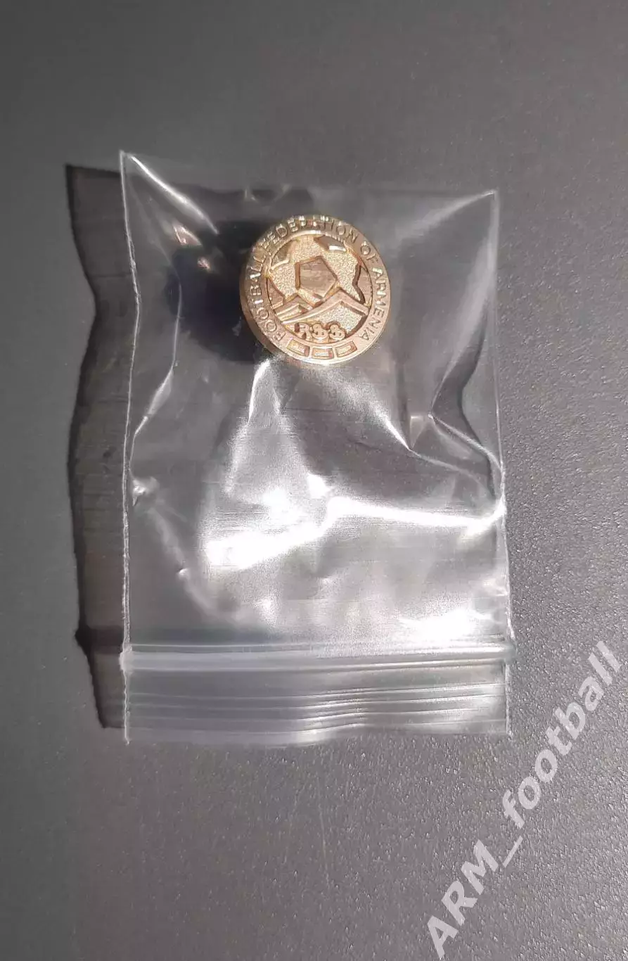 Официальный текучий значок федерация футбола Армения!