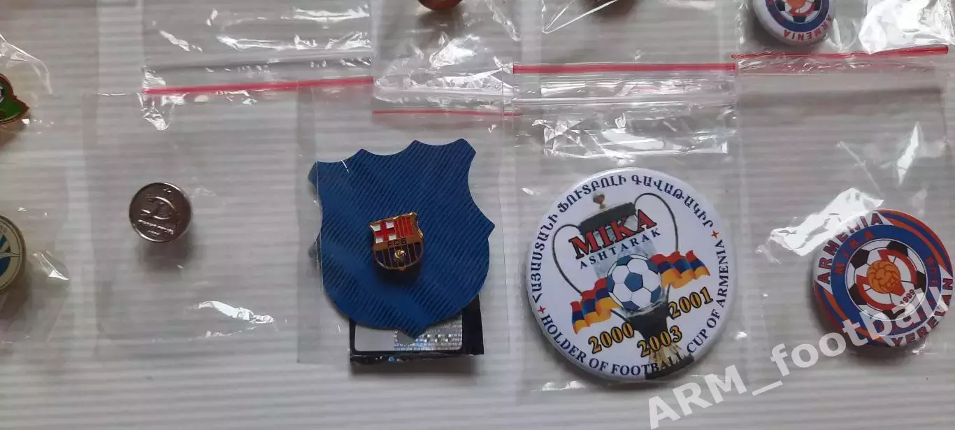 Официальные 26 значков федерации и клубы. Одним лотом 2