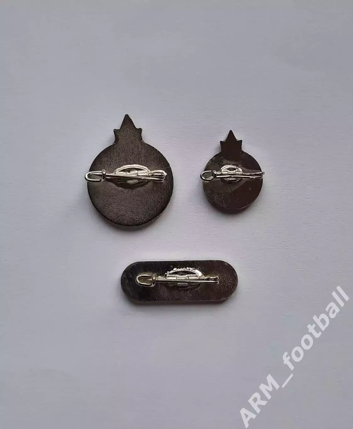 АKЦИЯ до 31.12.2025 Официальные значки ФK ПЮHИK (Eреван, Армения) все три вида 1