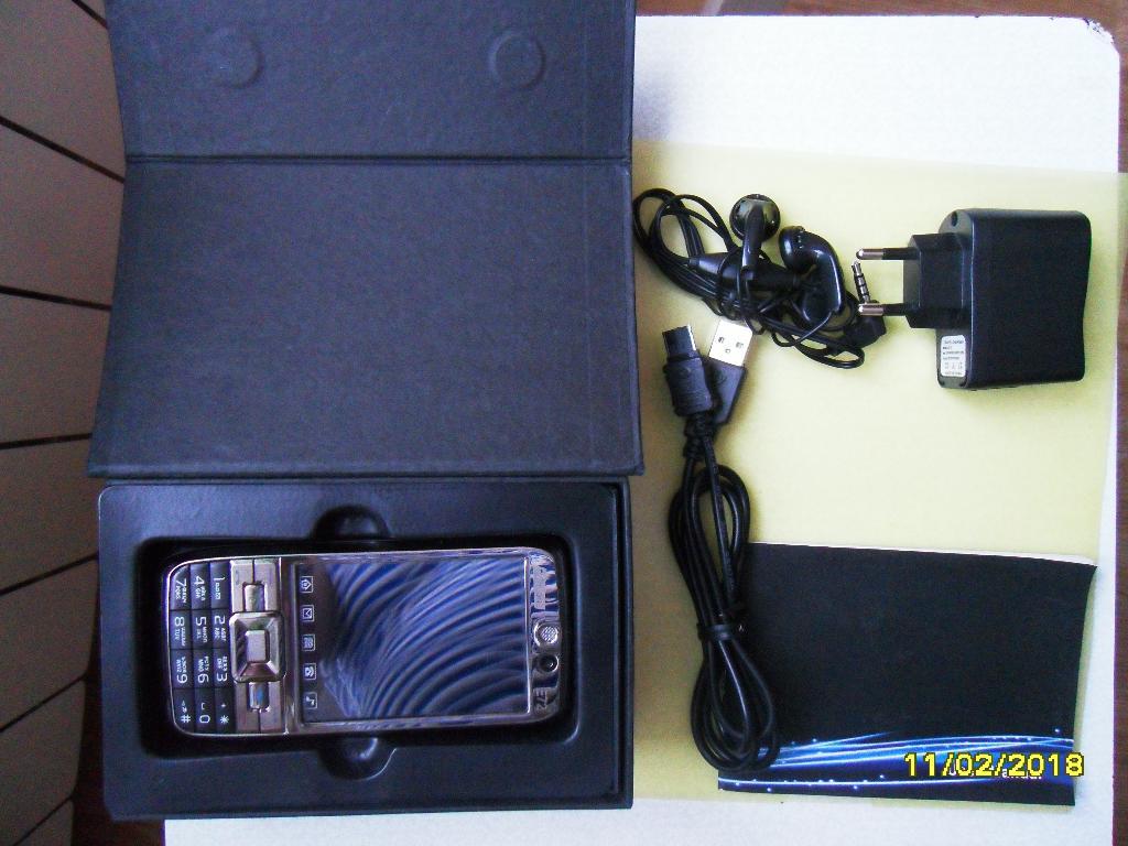 Телефон Nokia E72. 2
