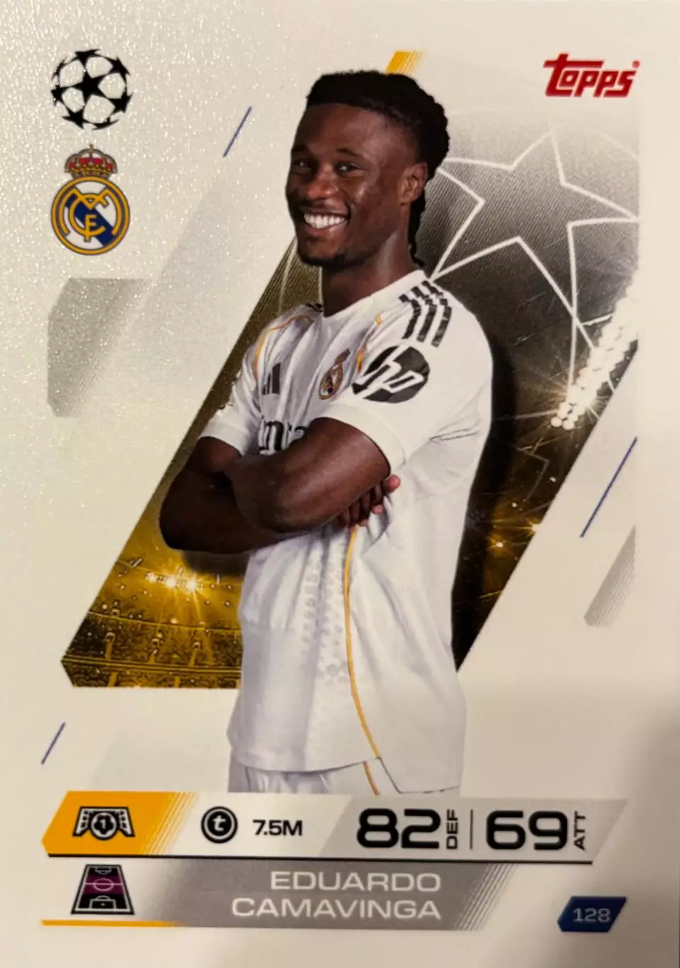 Футбол. Карточка Эдуарду Камавинга Реал Мадрид Лига Чемпионов 2025/26 TOPPS