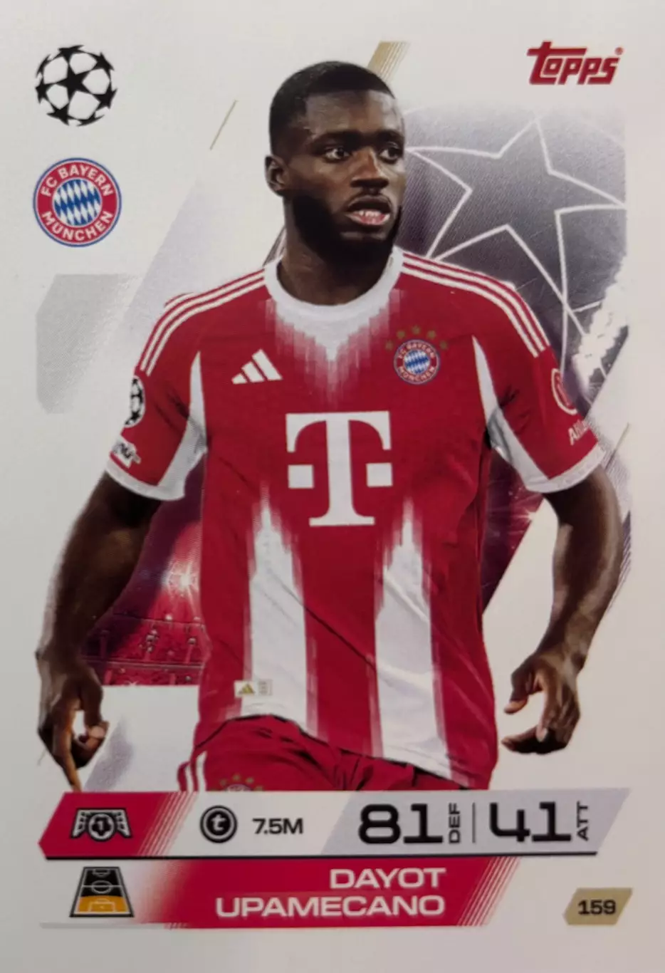 Футбол Карточка Дайо Упамекано Бавария Мюнхен, РБ Лейпциг Лига Чемпионов 2025-26