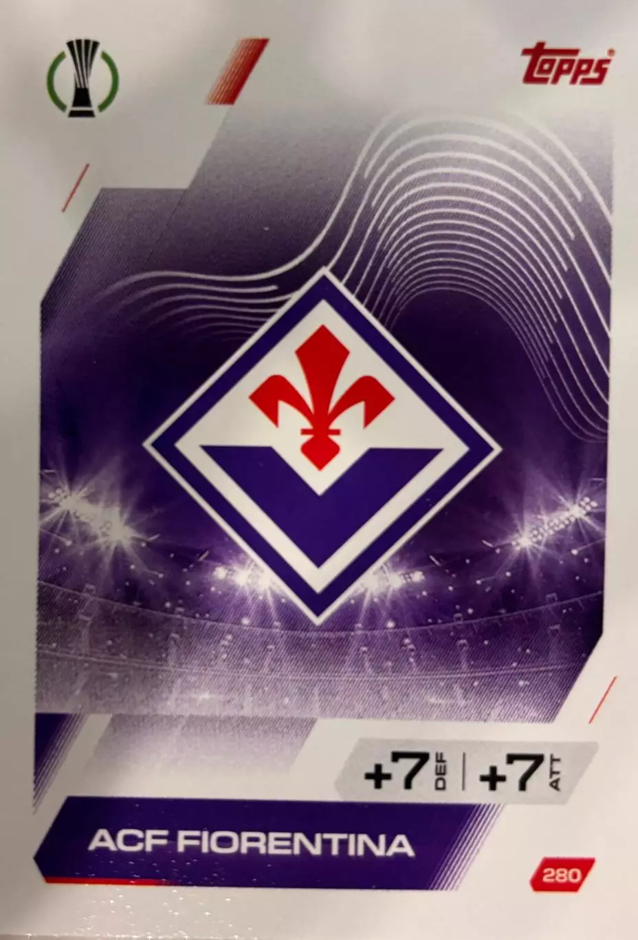 Футбол. Карточка Логотип/Эмблема Фиорентина Лига Конференций 2025-26 TOPPS