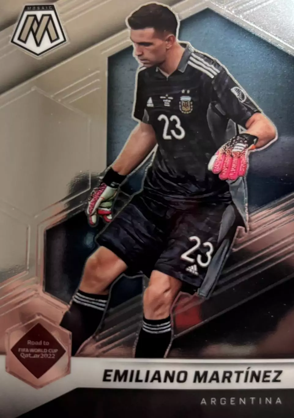 Футбол. Карточка Эмилиано Мартинес Аргентина, Астон Вилла, Арсенал 2022 Panini