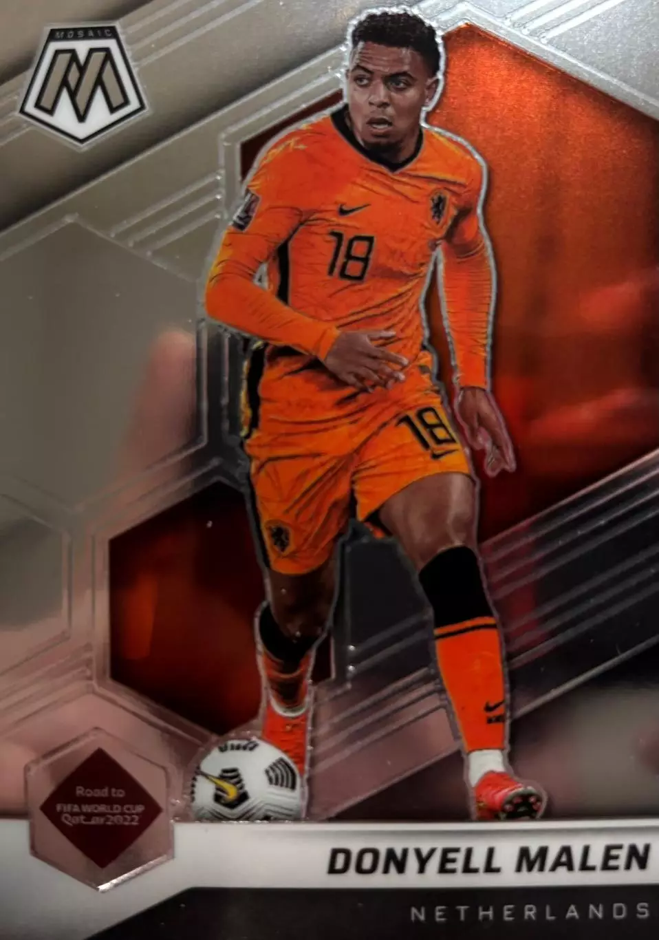 Футбол. Карточка Дониелл Мален Нидерланды, ПСВ, Боруссия Дортмунд 2022 Panini