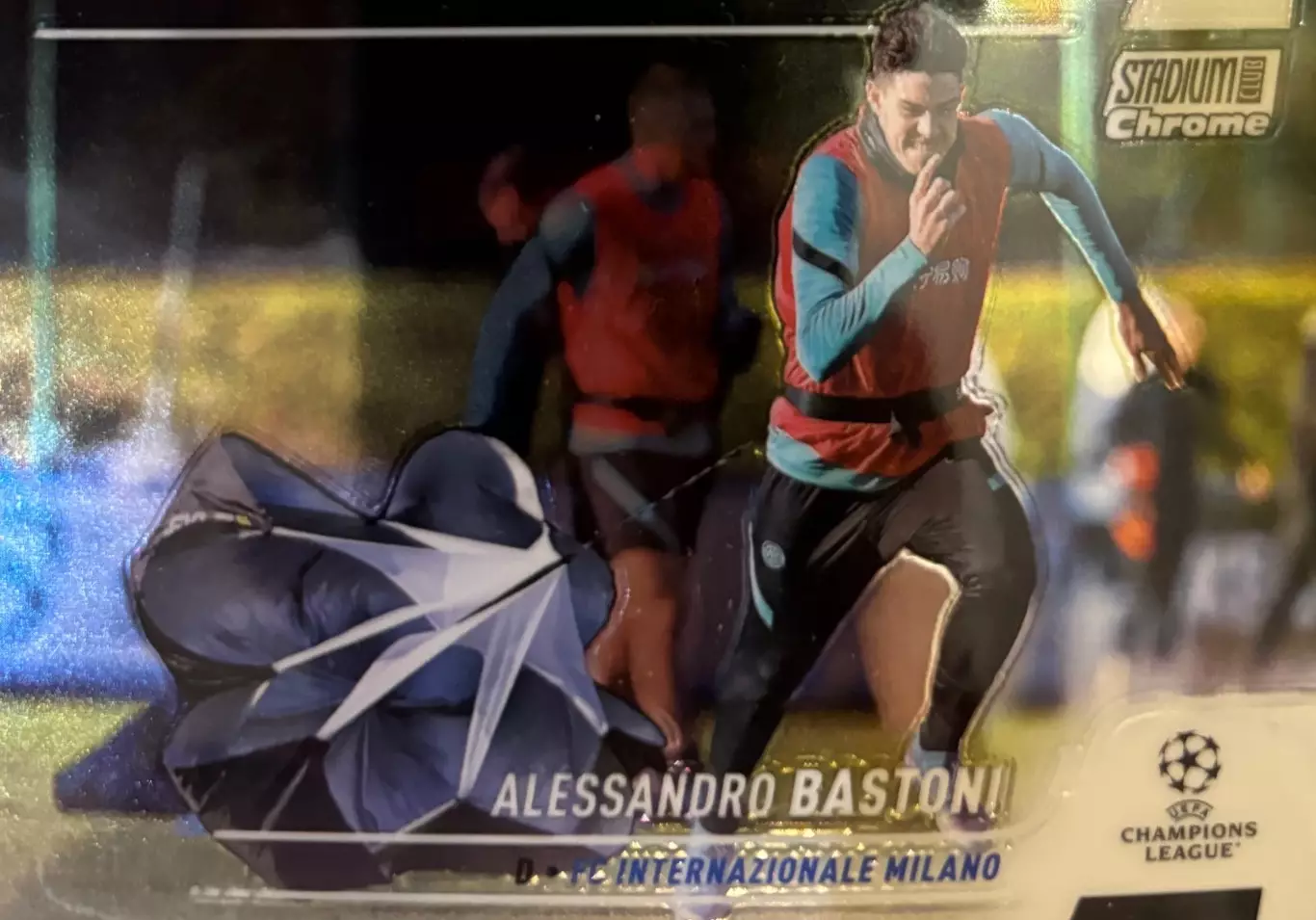 Карточка Алессандро Бастони Интер, Аталанта, Парма Лига Чемпионов 2021-22 TOPPS