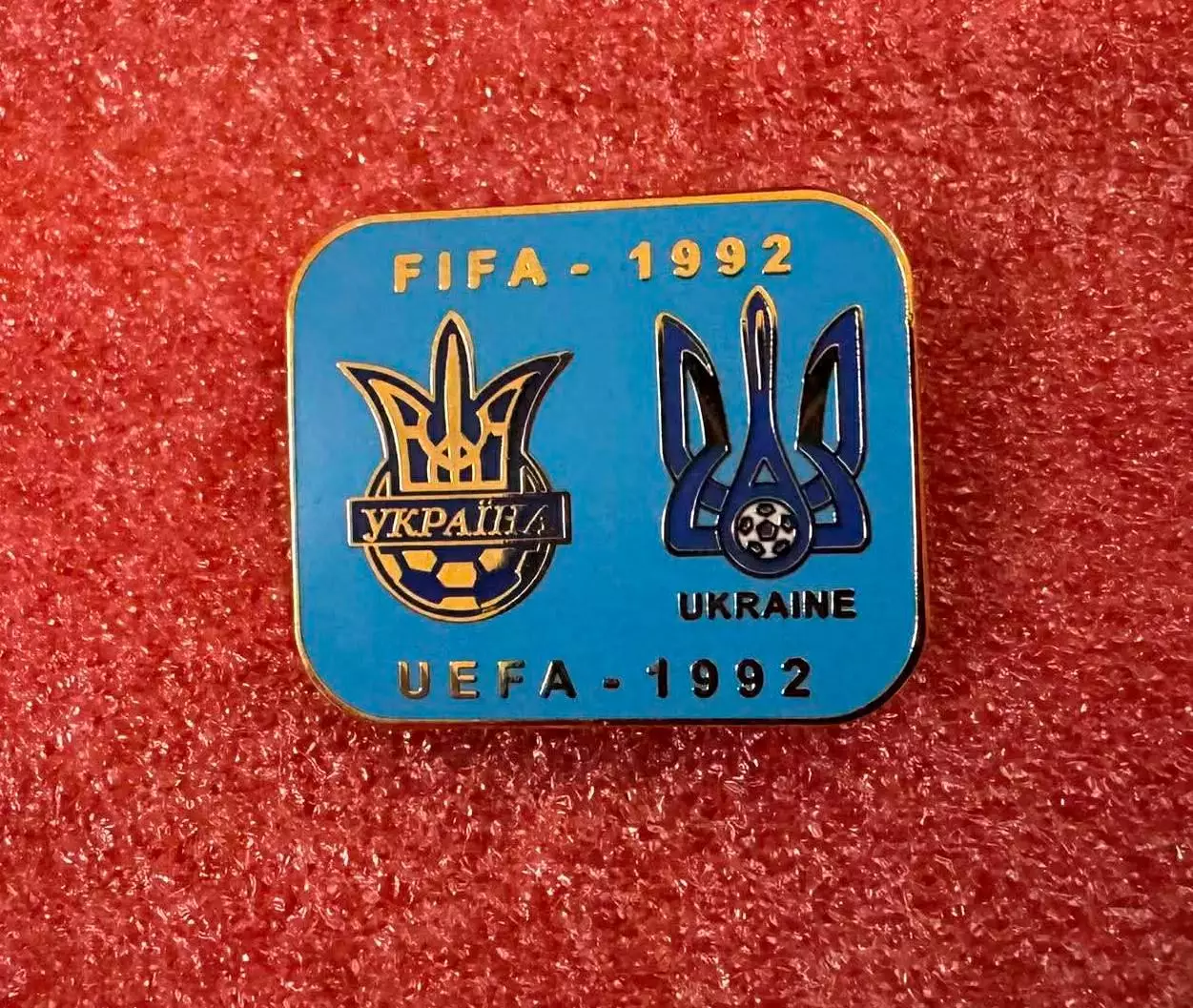 Знак федерация футбола Украина. 1