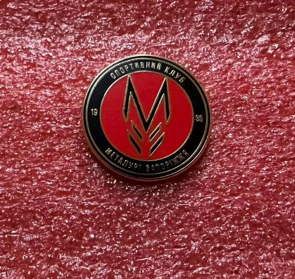 Знак футбольный клуб СК Металлург Запорожье (Металург Запоріжжя).