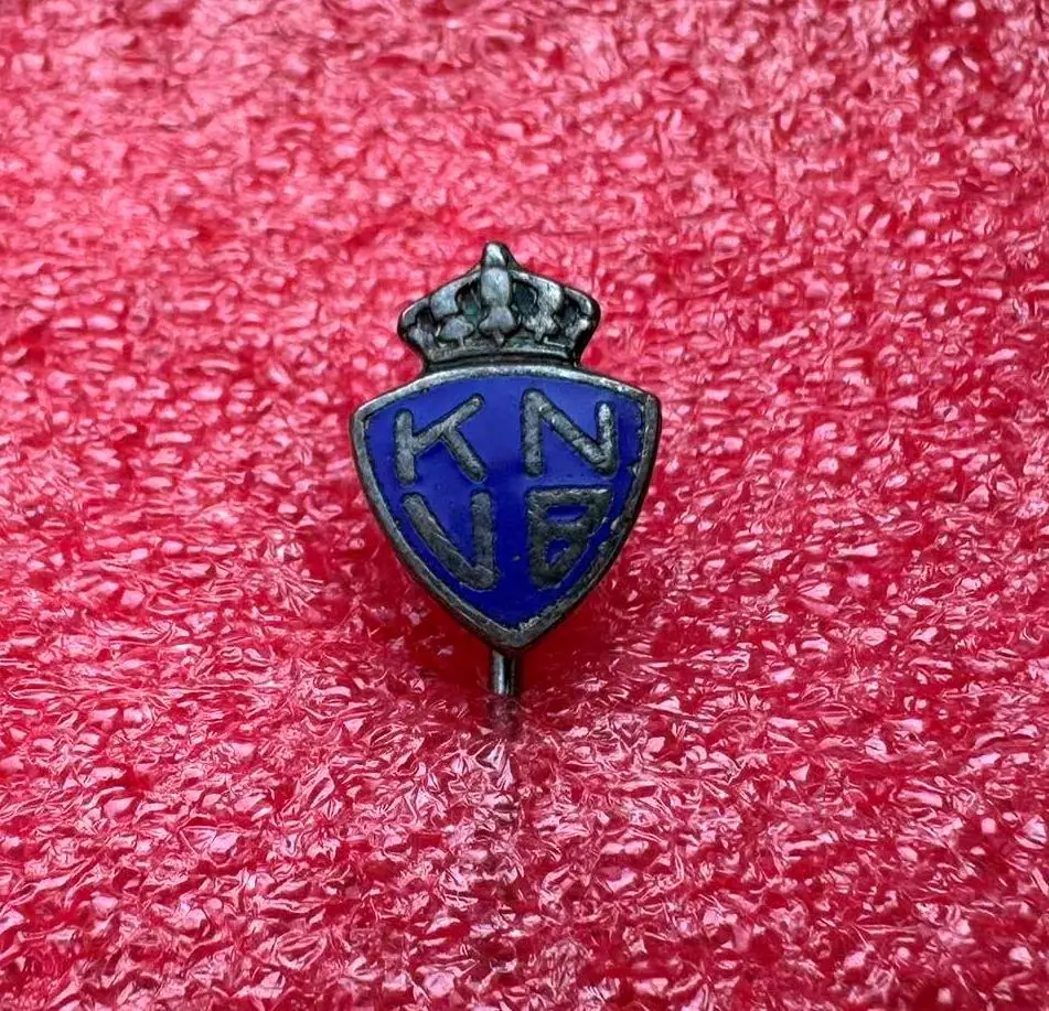 Знак Федерация футбола Нидерланды. 1