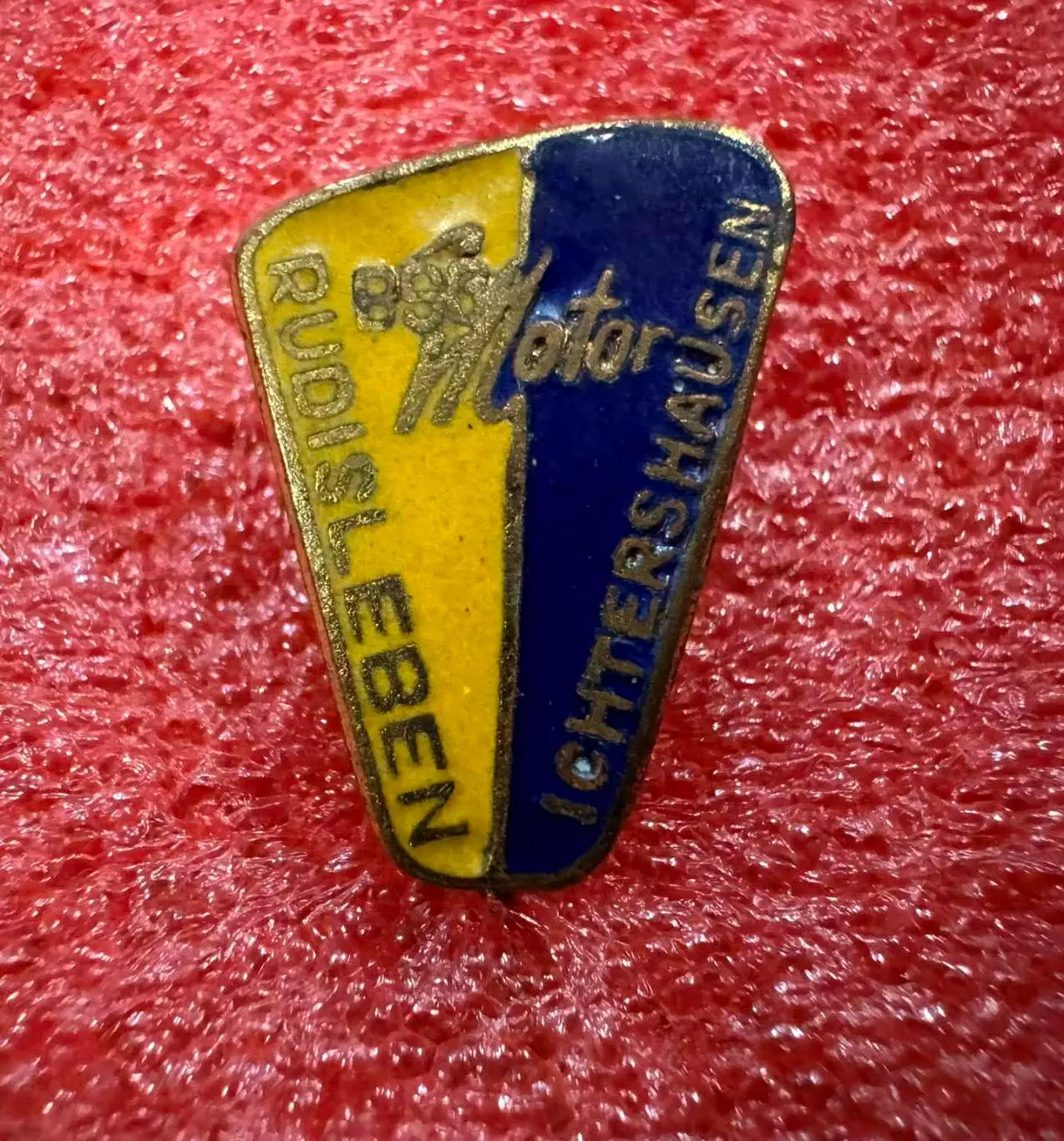 Знак футбольный клуб Мотор Рудислебен-Интерсхаузен ГДР Германия.