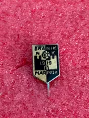 Знак футбольный клуб Браник Марибор Югославия.