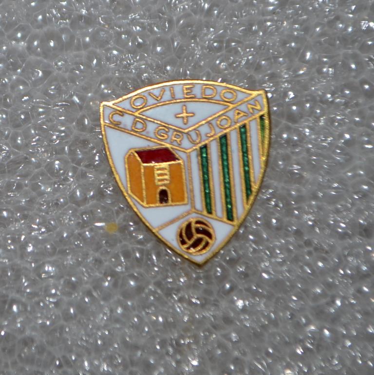 Знак футбольный клуб C.D. Grujoan Овьедо Испания.