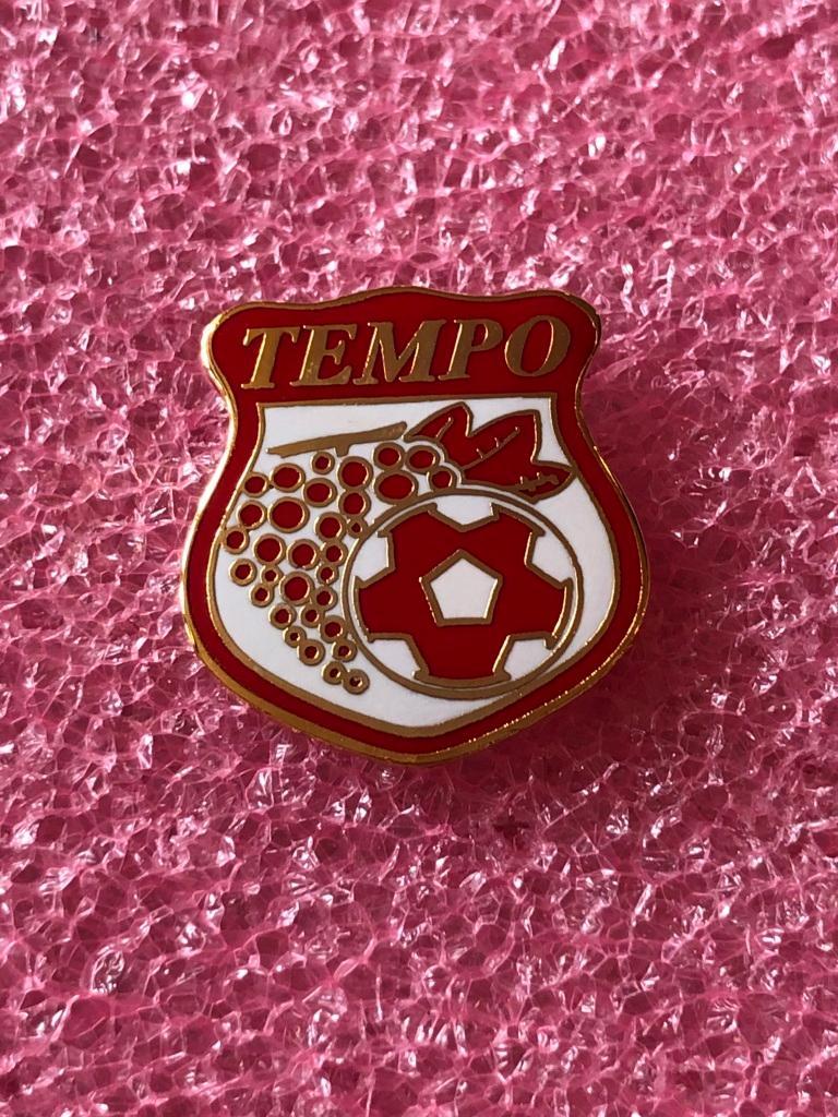 Знак футбольный клуб Темпо Оверийсе Бельгия.