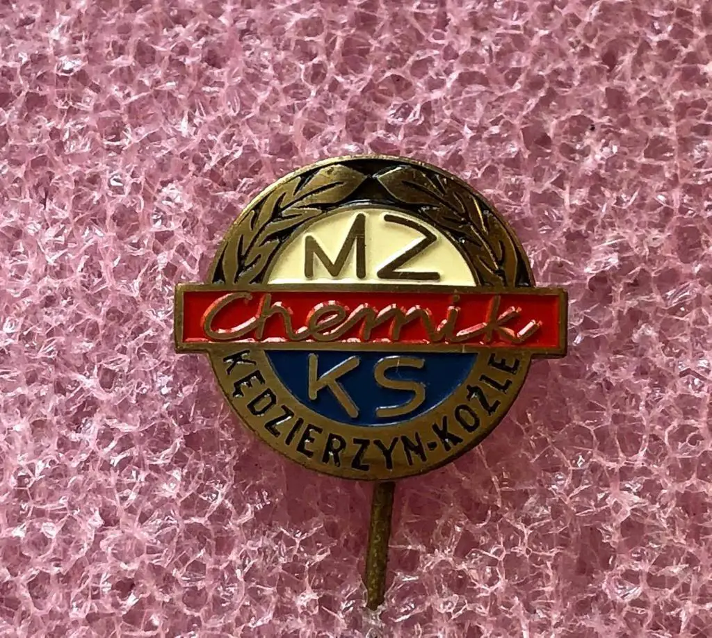 Знак футбольный клуб Хемик Кендзежин-Козле Польша.