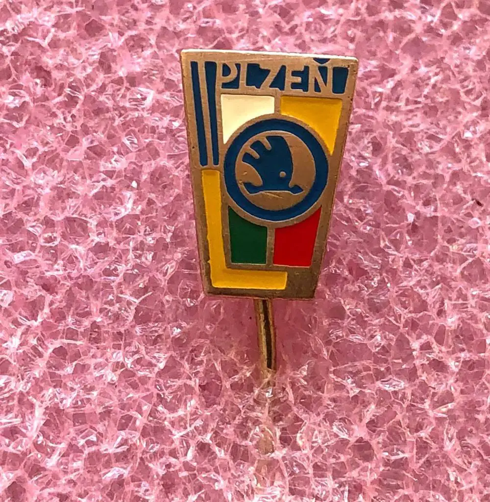 Знак хоккейный клуб Шкода Пльзень Чехословакия.