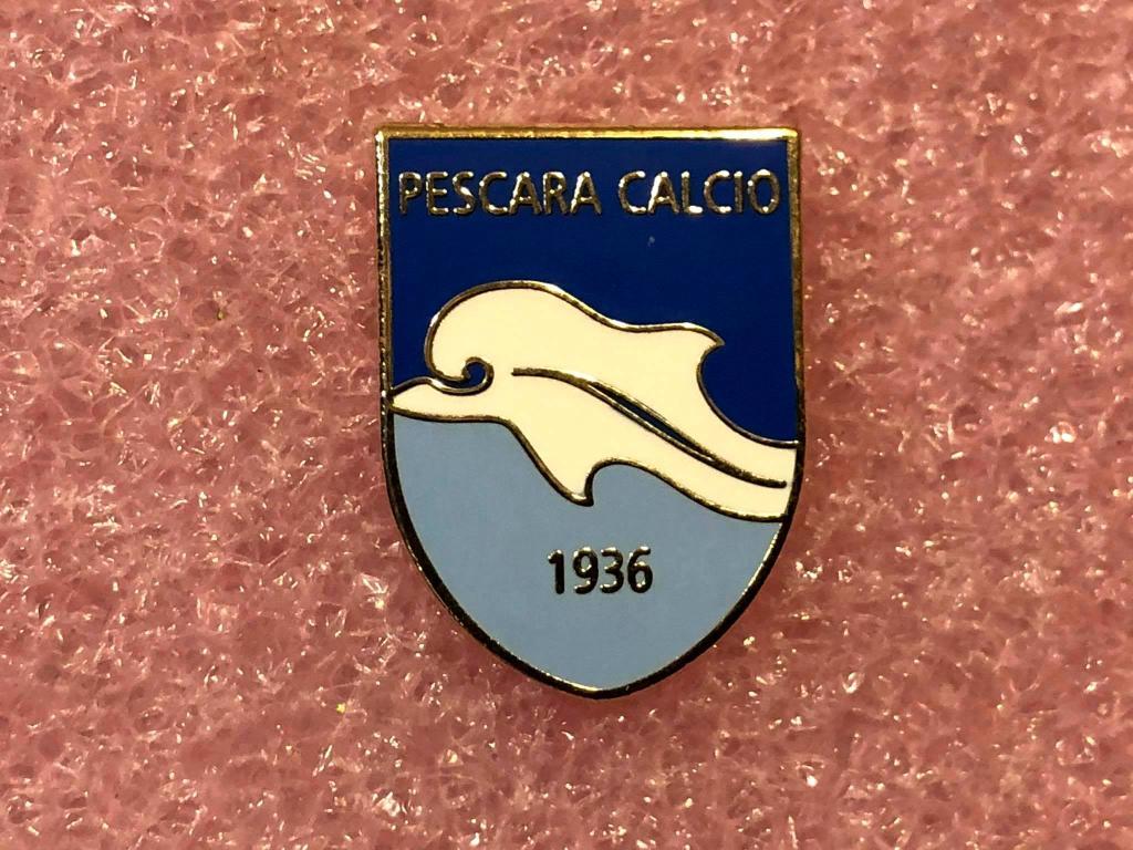 Знак футбольный клуб Пескара Италия.