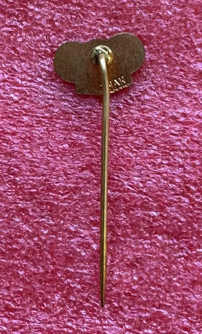 Знак футбольный клуб Дукла Прага Чехословакия. 1