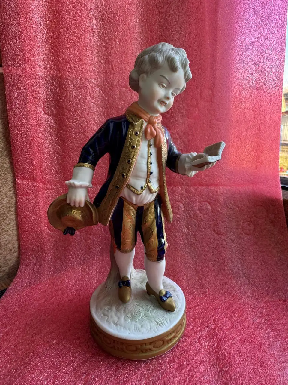 Фарфор статуэтка UNTER WEISS BACH Германия.
