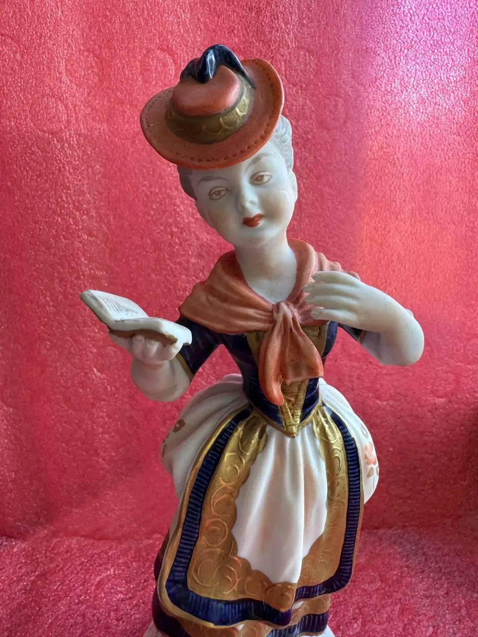 Фарфор статуэтка UNTER WEISS BACH Германия. 1