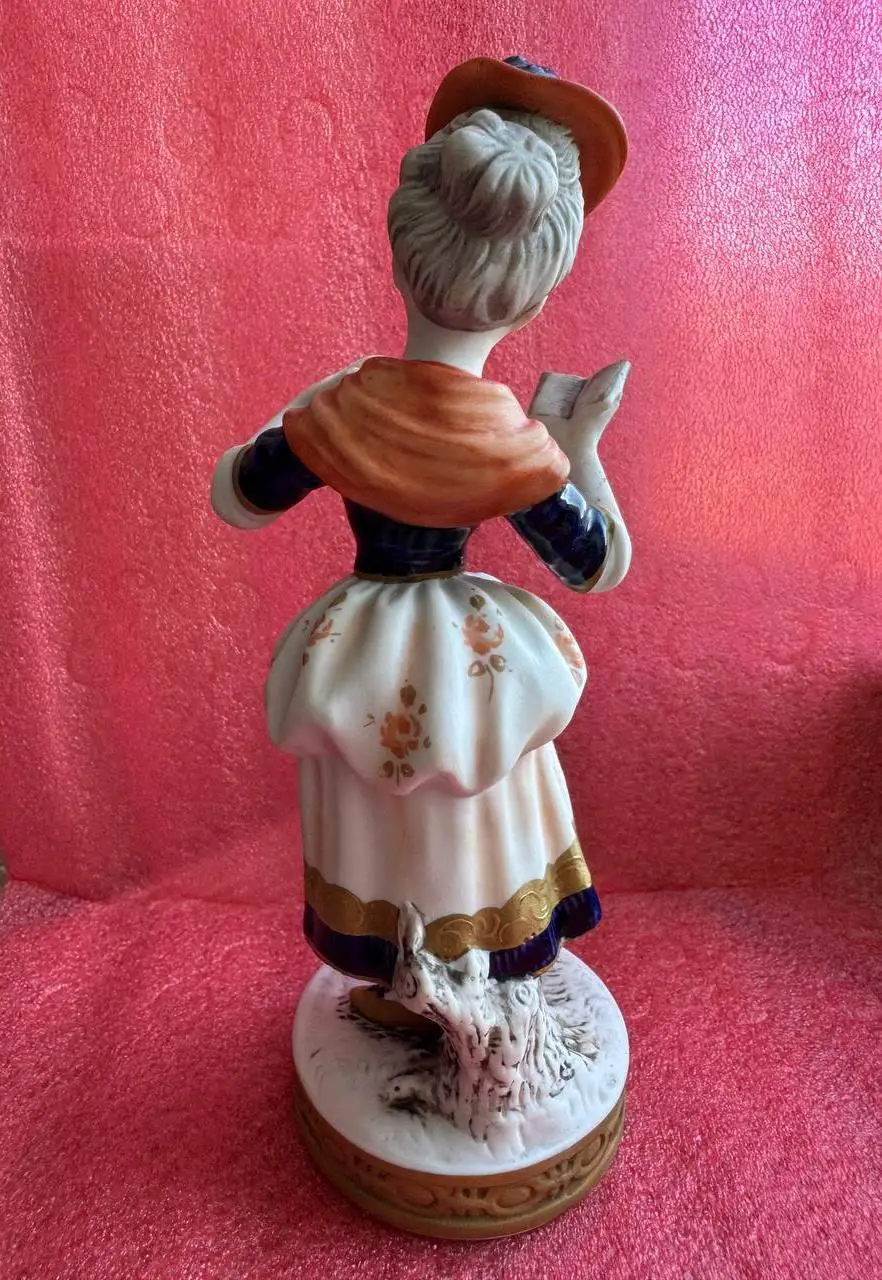 Фарфор статуэтка UNTER WEISS BACH Германия. 2