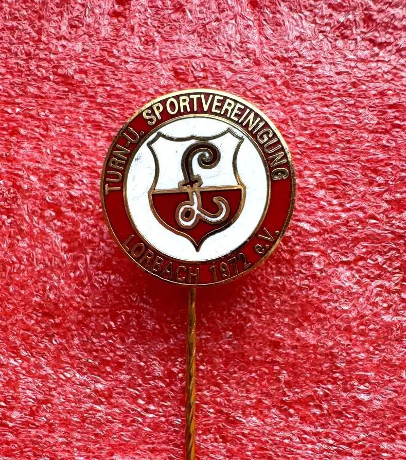 Знак футбольный клуб Tus Lorbach 1972 Германия.