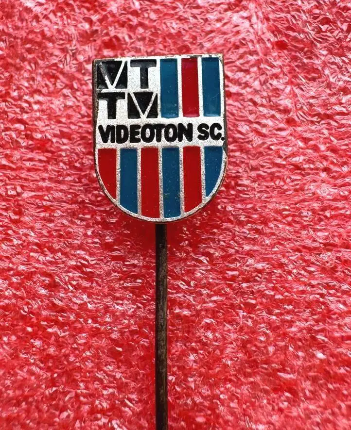 Знак футбольный клуб Видеотон Секешфехервар Венгрия.