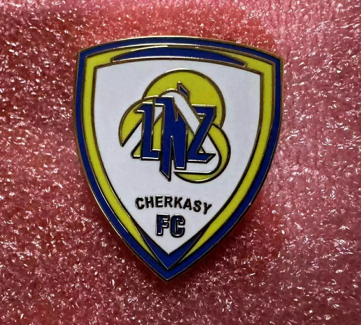 Знак футбольный клуб ЛНЗ Черкассы Украина.