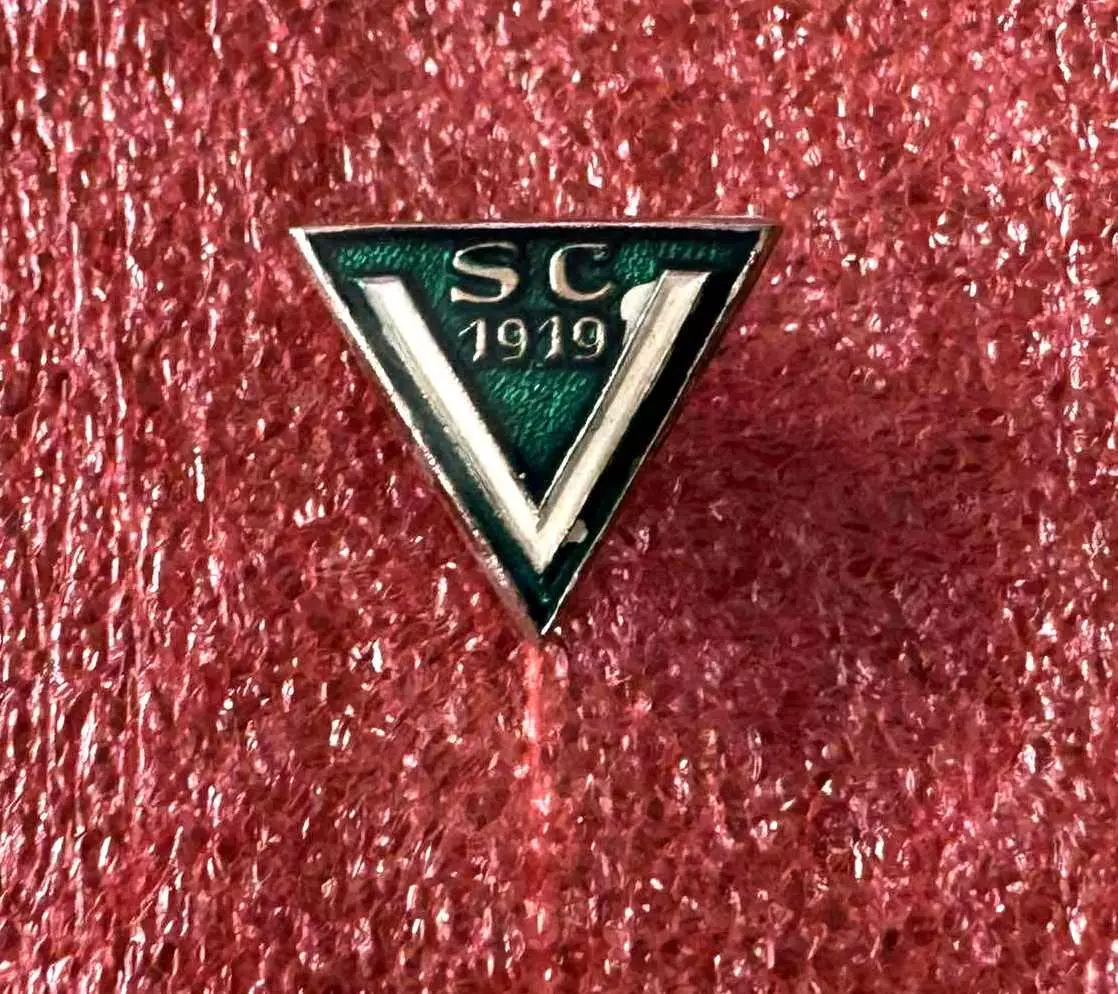 Знак футбольный клуб SC Volksen Германия.