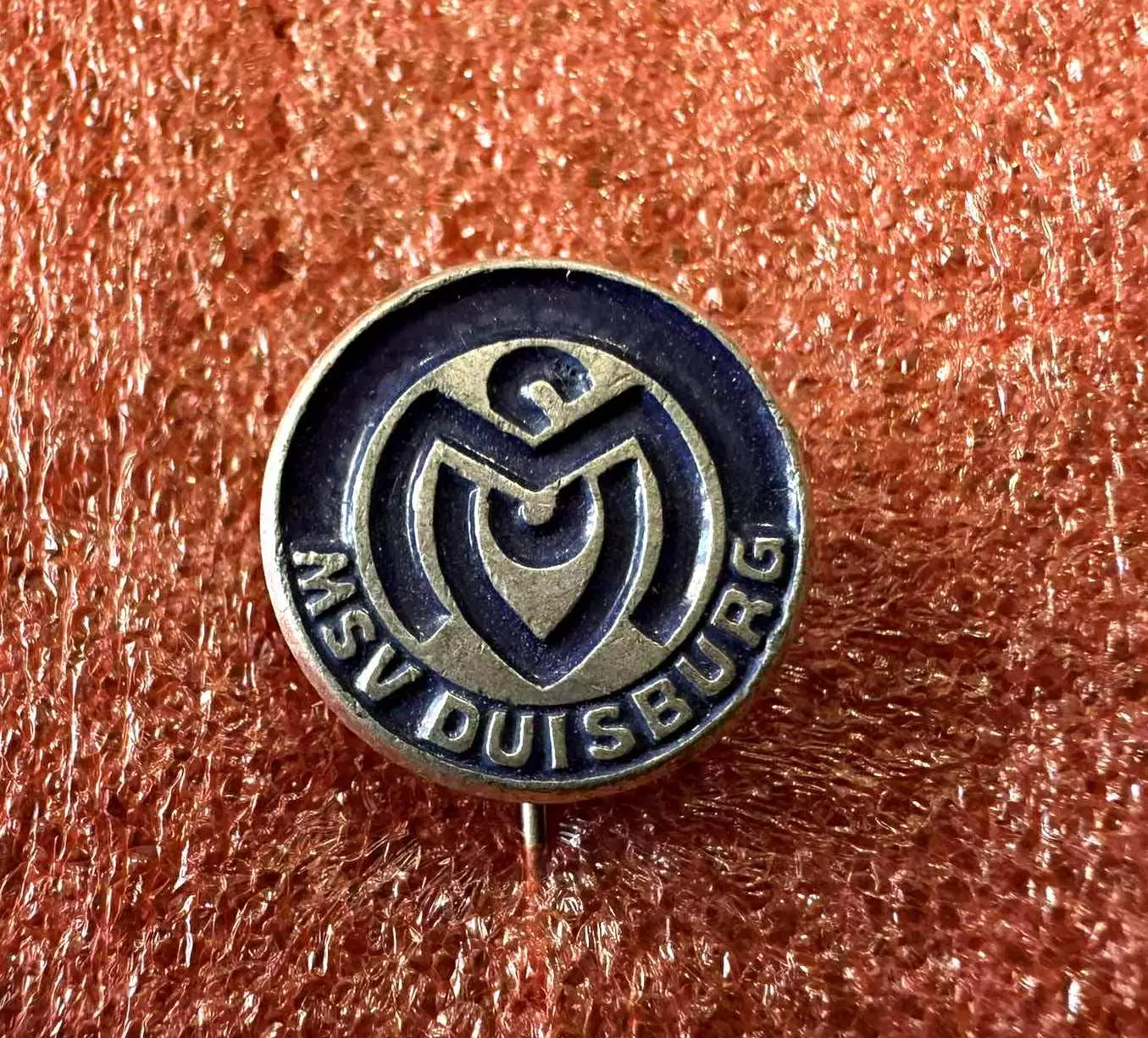 Знак футбольный клуб Дуйсбург Германия.