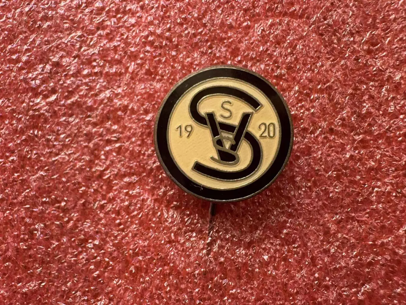 Знак футбольный клуб SV Ostermunchen Тунтенгаузен Германия.