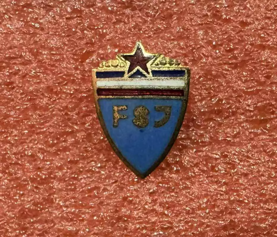Знак Федерация футбола Югославия.