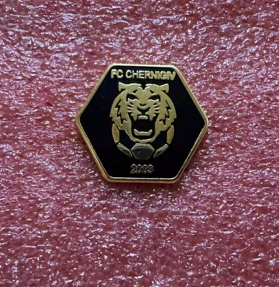 Знак футбольный клуб Чернигов Украина.