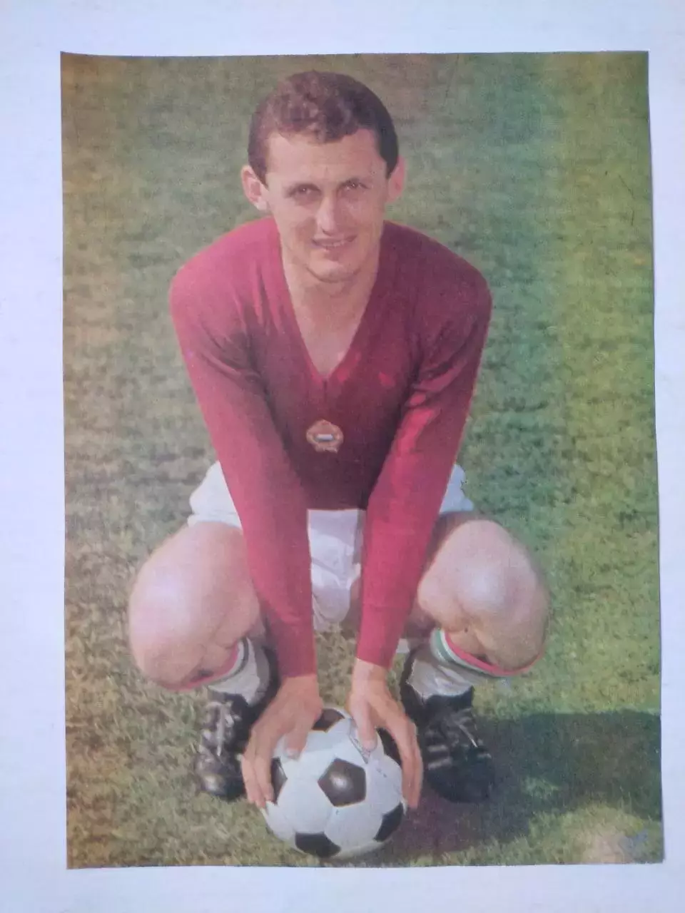 Из журнала Кепеш спорт Венгрия футболист сборной Венгрии- Флориан Альберт