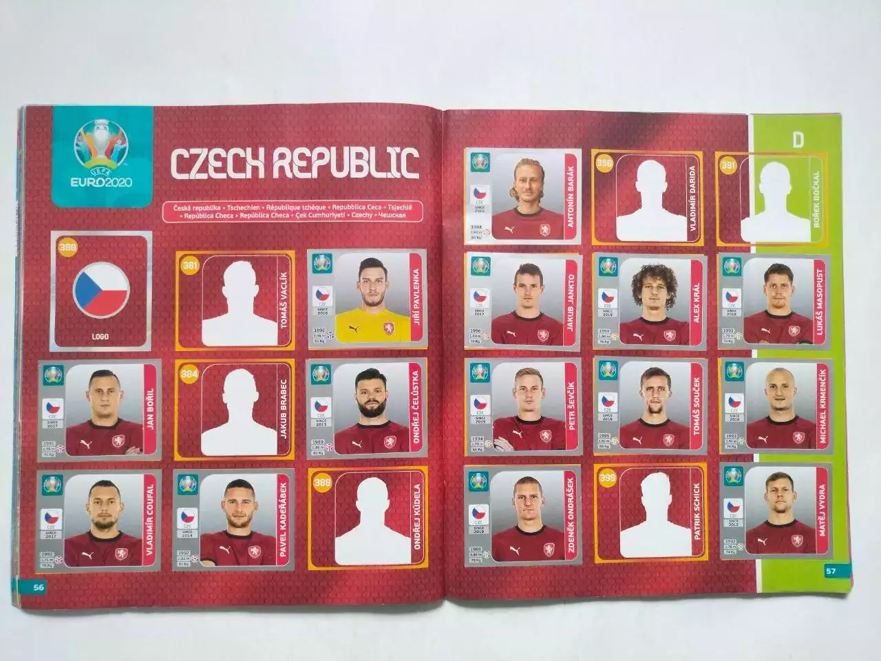 Альбом для наклеек фирмы PANINI - Чемпионат Европы EURO 2020 год 4
