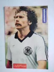 Из журнала Лабдаругаш Венгрия футболист сборной Германии - Пауль Брайтнер