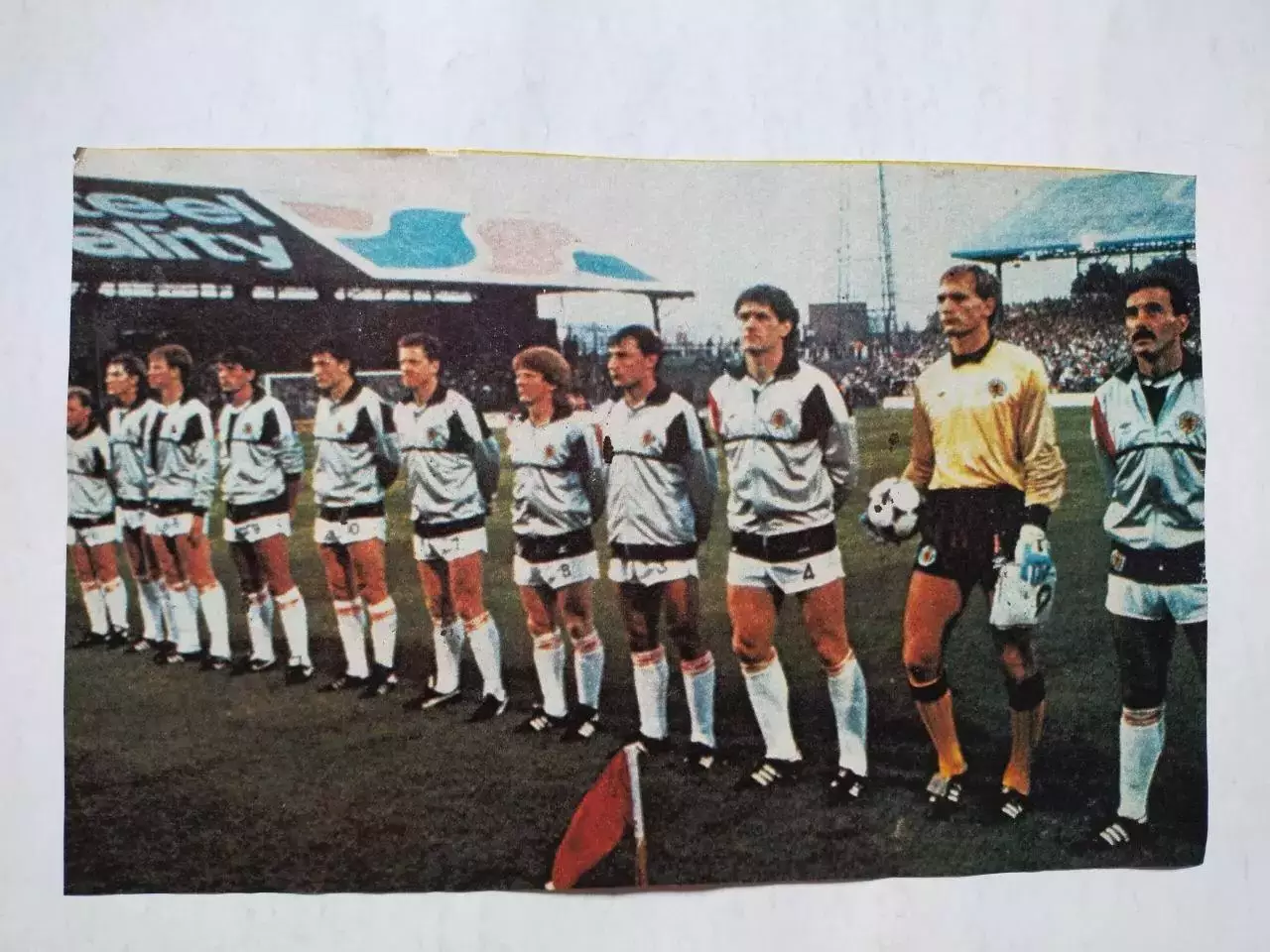 Постер участник чм по футболу из журнала Старт ЧССР- сборная Шотландия 1986 год