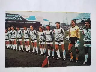 Постер участник чм по футболу из журнала Старт ЧССР- сборная Шотландия 1986 год