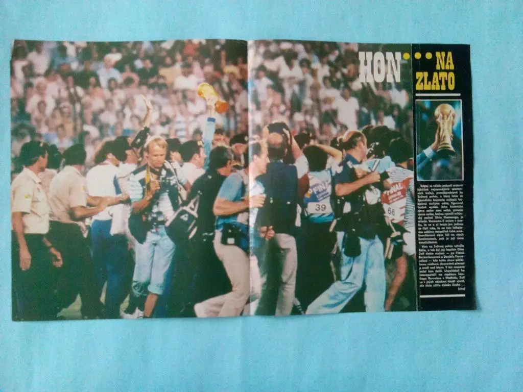 Из журнала Стадион Чехия - капитан сборной Италии по футболу Дино Дзофф и пресса