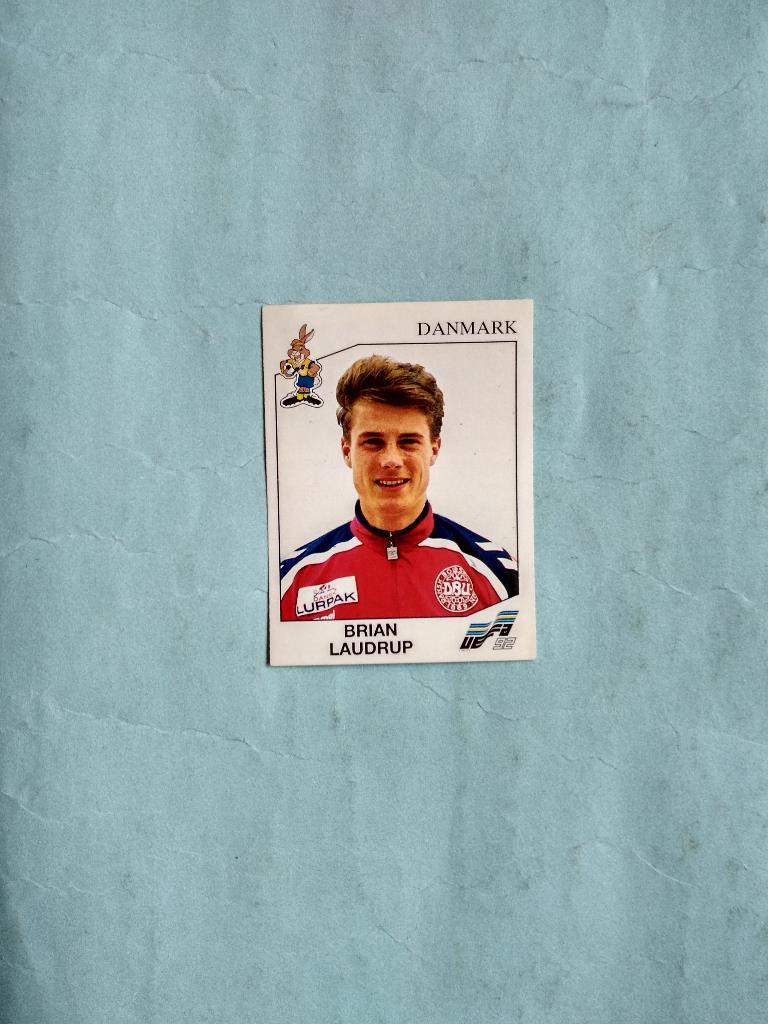 Наклейка ЧЕ - 1992 год PANINI - LAUDRUP Дания № 233