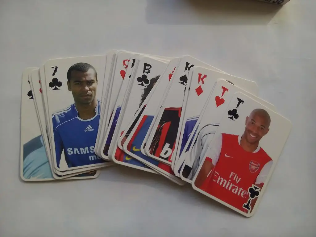 Футбол игральные карты Звезды Европы и мира 2 1