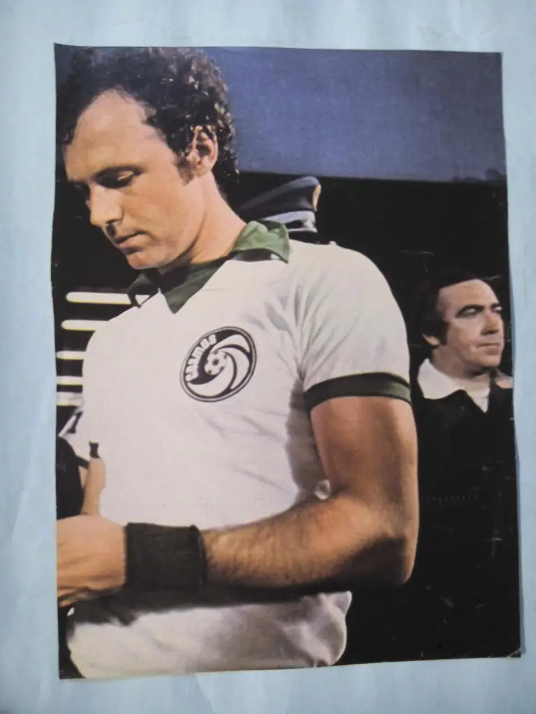 Лист из иностранного журнала- Беккенбауэр Сантос двухсторонний