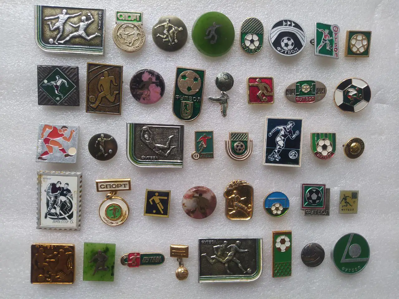 Подборка знаков Футбол,футболист,футболисты одним лотом 40 знаков период СССР