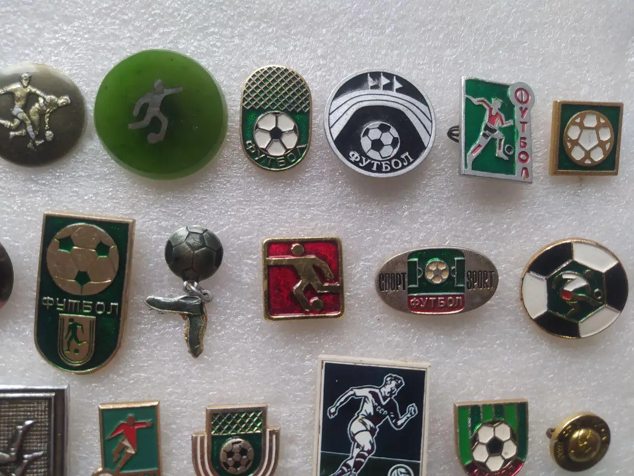 Подборка знаков Футбол,футболист,футболисты одним лотом 40 знаков период СССР 2