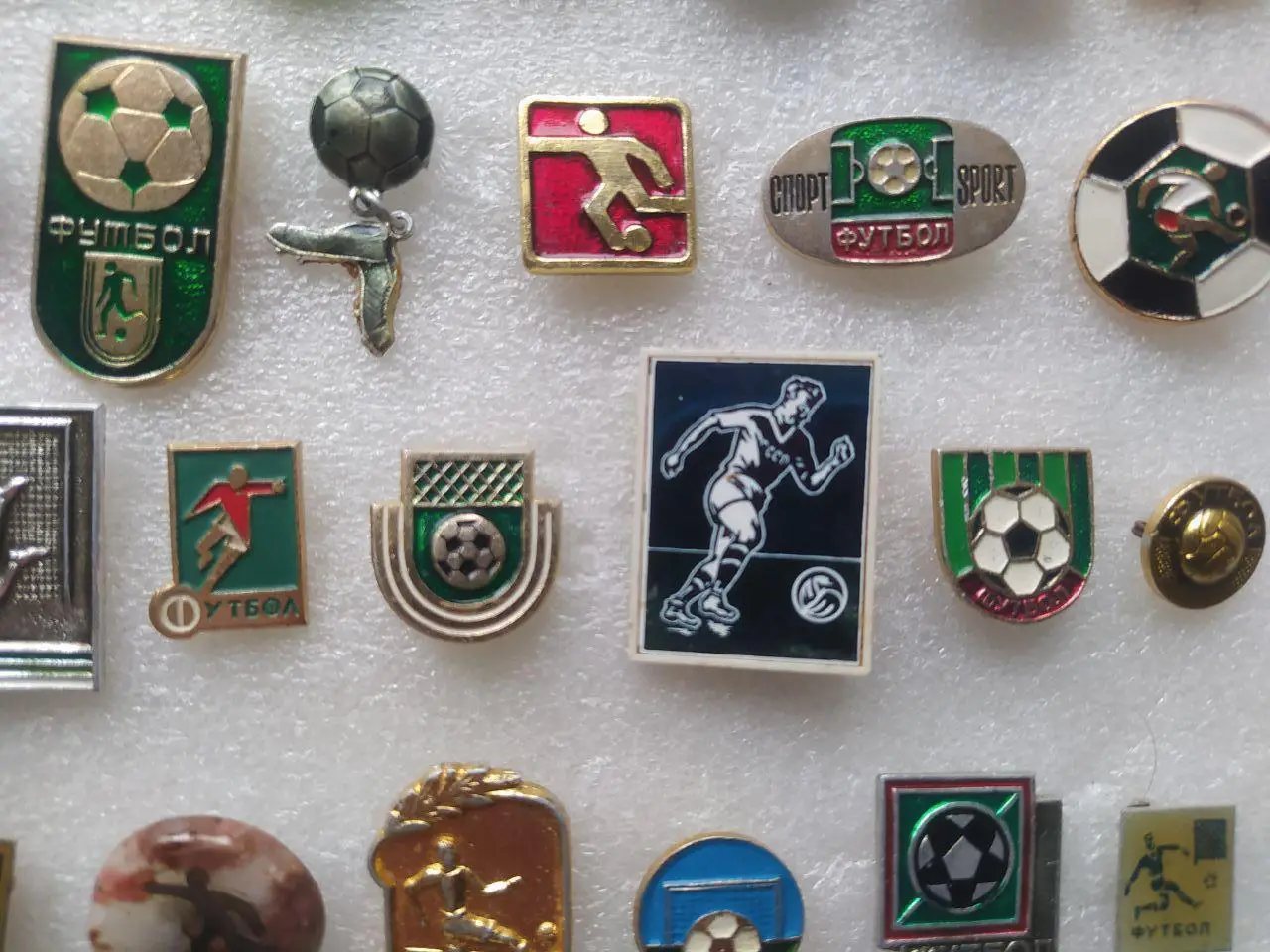 Подборка знаков Футбол,футболист,футболисты одним лотом 40 знаков период СССР 3