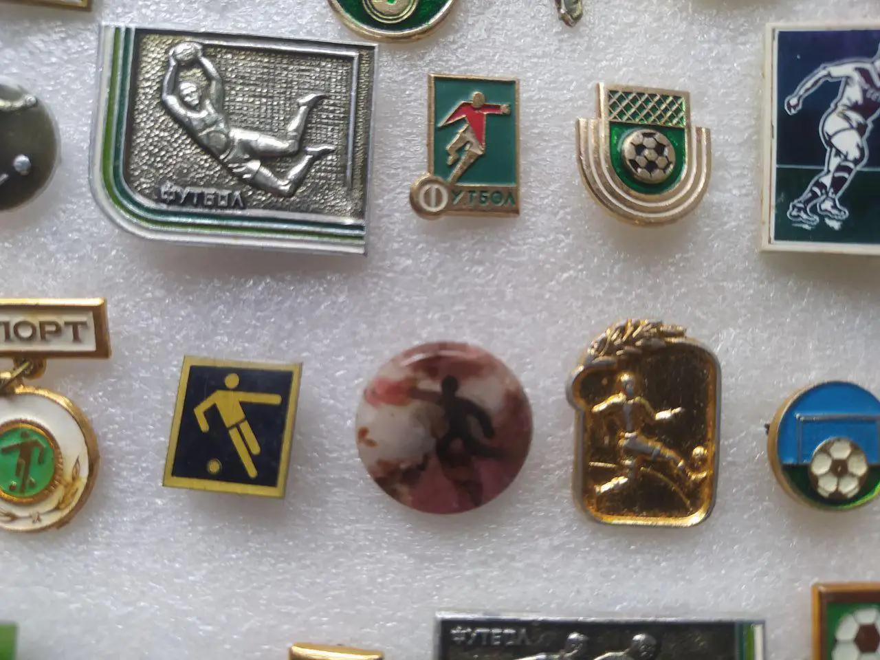 Подборка знаков Футбол,футболист,футболисты одним лотом 40 знаков период СССР 4