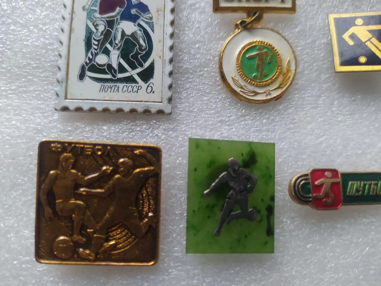 Подборка знаков Футбол,футболист,футболисты одним лотом 40 знаков период СССР 5