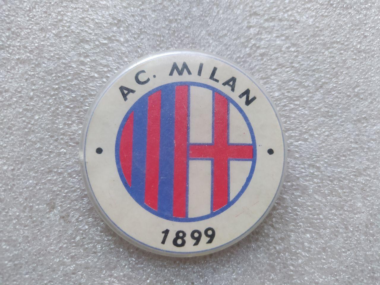 Футбольный клуб Милан Италия из серии союзный выпуск пластмасса