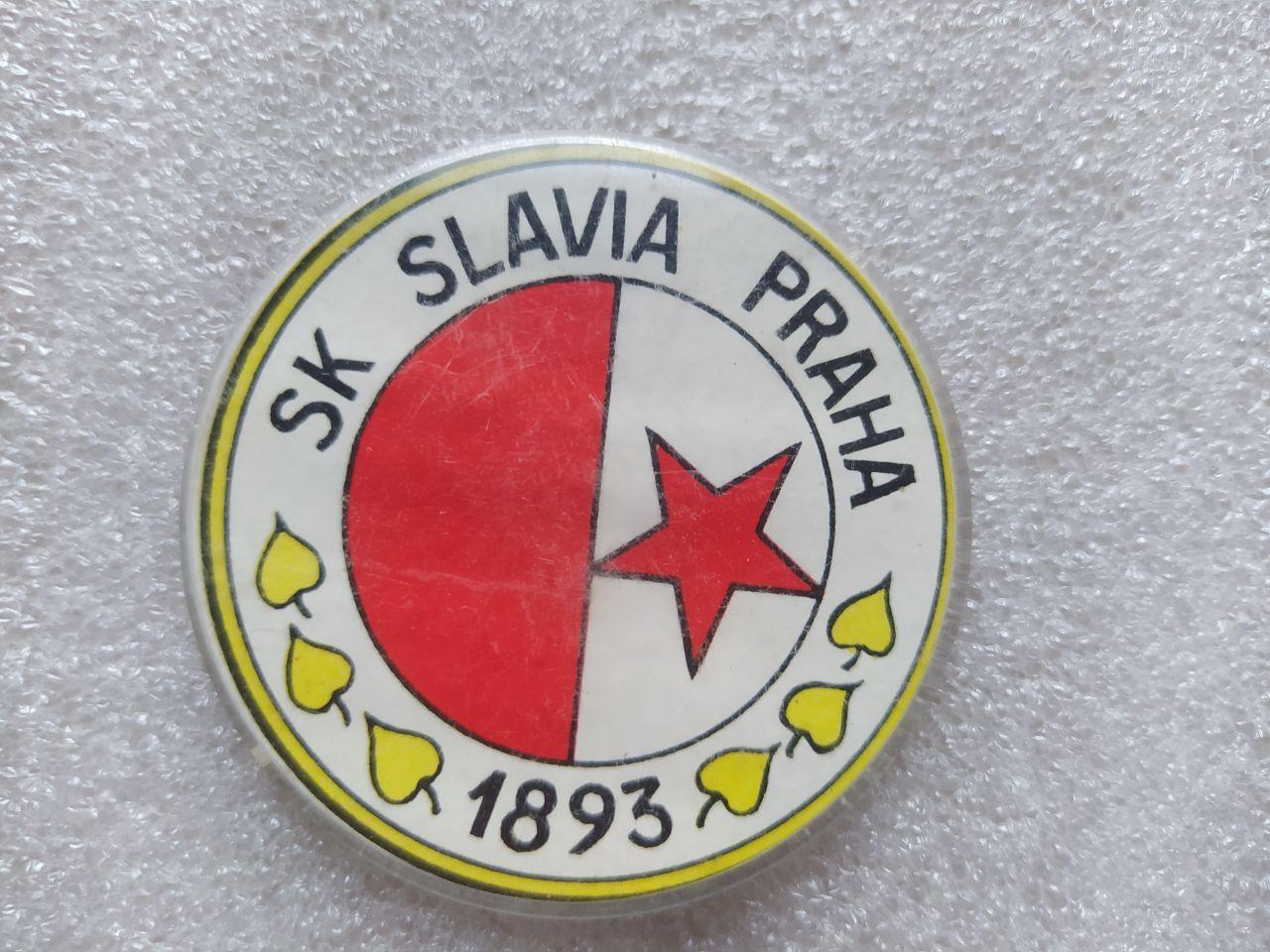 Футбольный клуб Славия Прага Чехия из серии союзный выпуск пластмасса