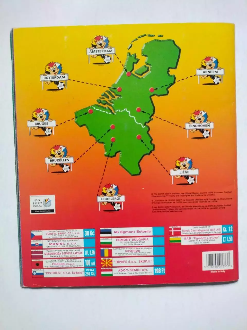 Заполнений альбом фирми PANINI - UEFA EURO 2000 вклеены все 358 наклеек 5